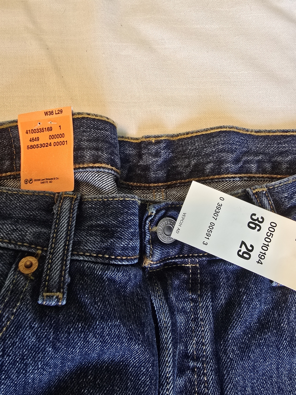 NWT Levi's 501 Straight Men's Button Fly Jeans in Blue Denim Sz 36/29 - Picture 2 of 3